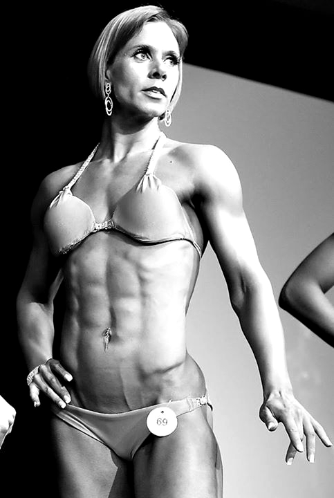 female Ripped V fitness model bodybuilder