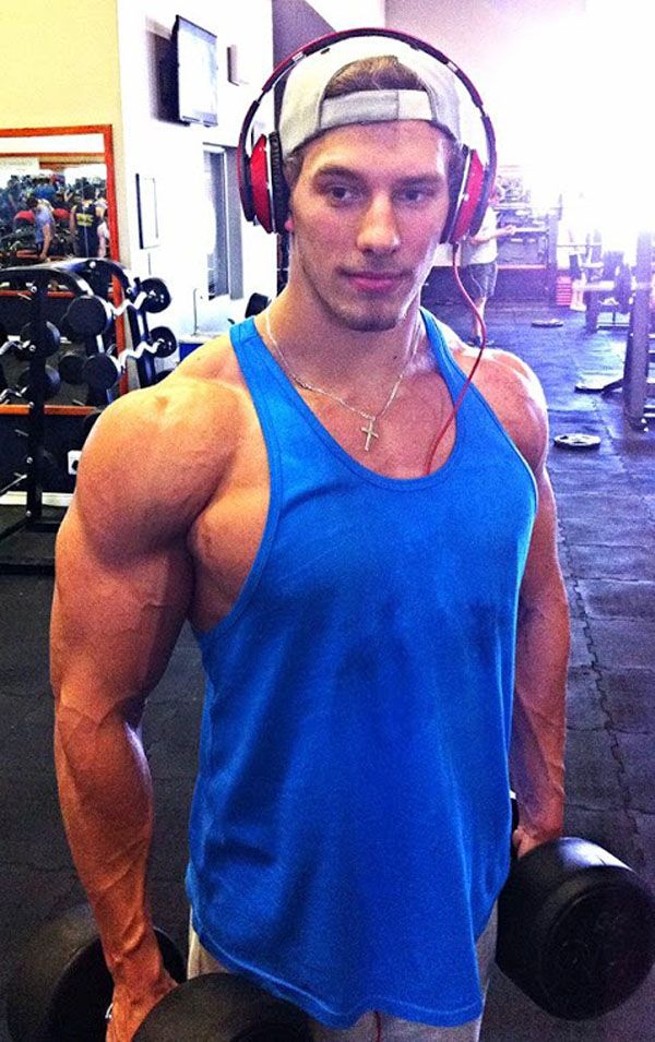 One On One With WBFF Muscle Model, Wayne Lucas, FitNish.com Interview