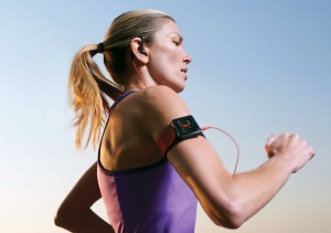 fit girl run with ipod