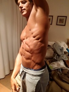 WBFF Pro Jesse Pretorius Shares His Chest And Ab Training Workouts And Secrets!