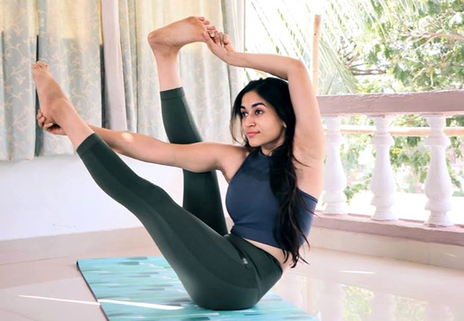 Yoga and Personal Trainer, Ishwari Patil Training Clips