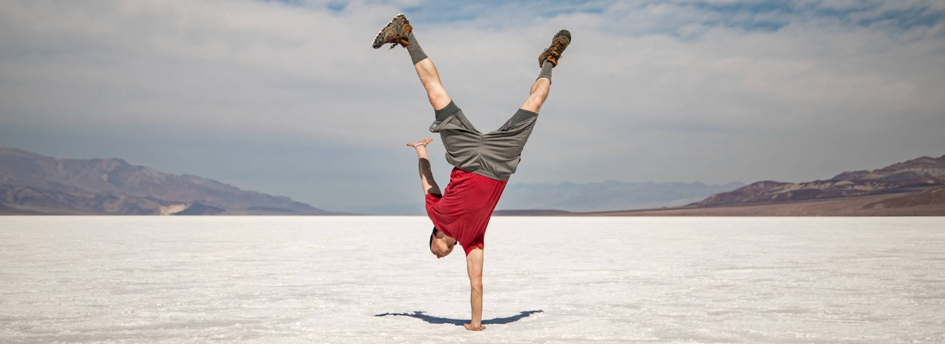 How To Split Strength And Skill Training In Calisthenics (TOP 3 METHODS)