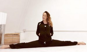 Kick It With Chloe, 5 Minute Intense Full Body Workout X2!