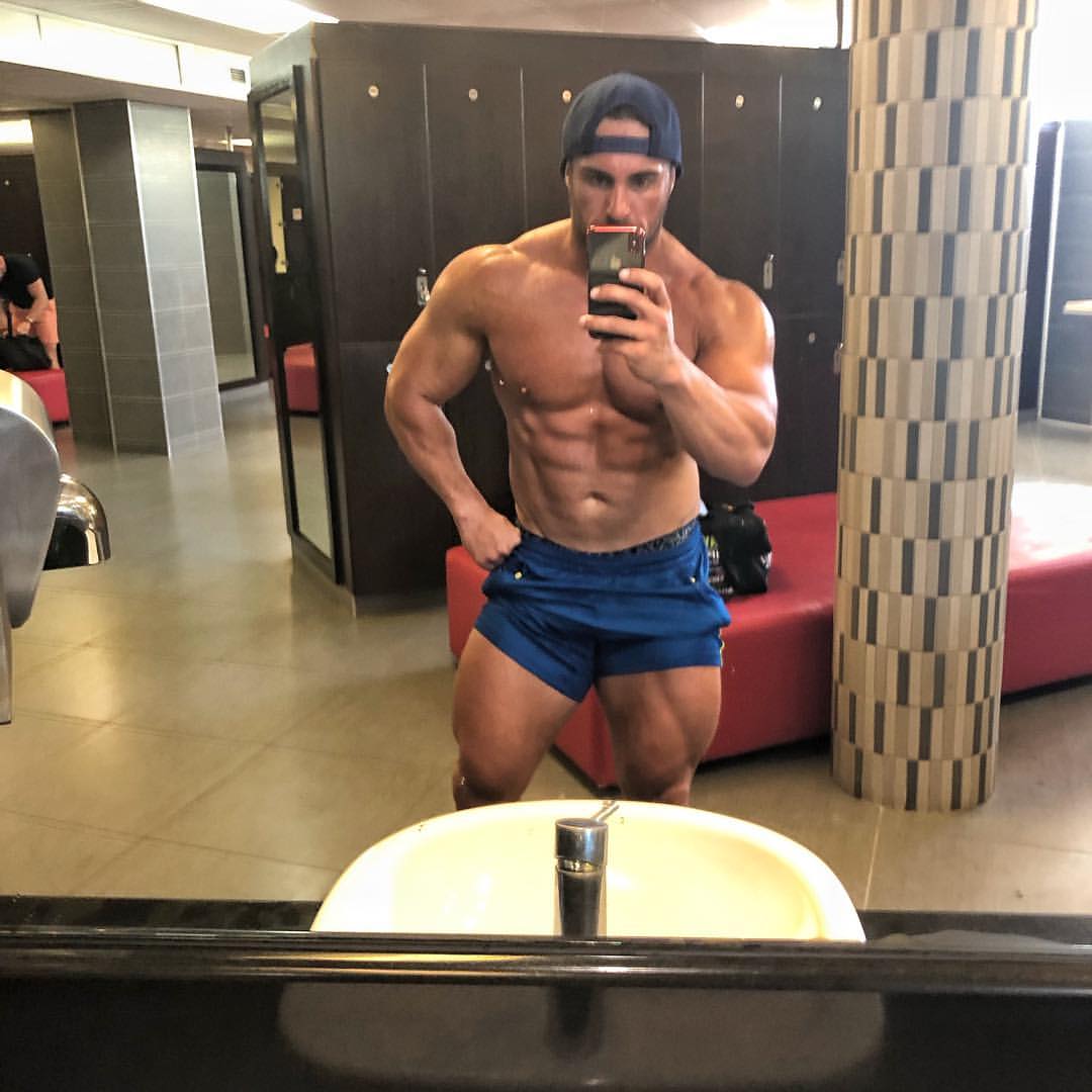 One On One With WBFF Pro, Robert Smith