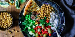 Quick And Easy Recipes You Can Make With A Can Of Chickpeas