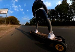 ESkate On An Evolve Bamboo GTR To Gym,?For An Outdoor Calisthenics Workout